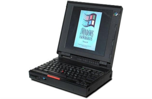 1993 Thinkpad 750C, primera en llegar al espacio exterior en una misión de la NASA