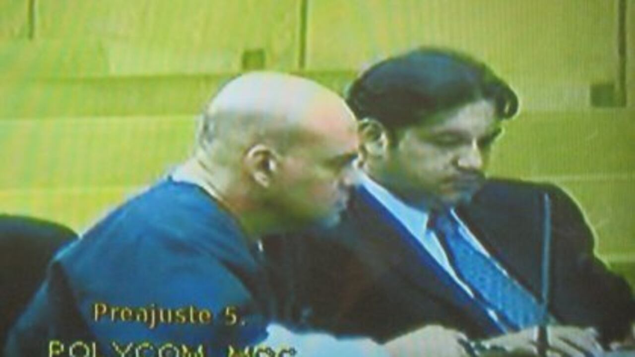 Salvatore Mancuso rinde sus versiones libres a través de video conferencias desde sus centro de reclusión en Washington.