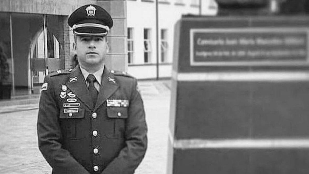 El teniente de 29 años falleció al parecer víctima de un asalto.