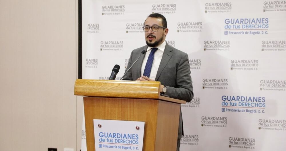 El personero de Bogotá, Julián Pinilla Malagón, denunció que cada tres días un líder social o defensor de Derechos Humanos está siendo amenazado en la ciudad.