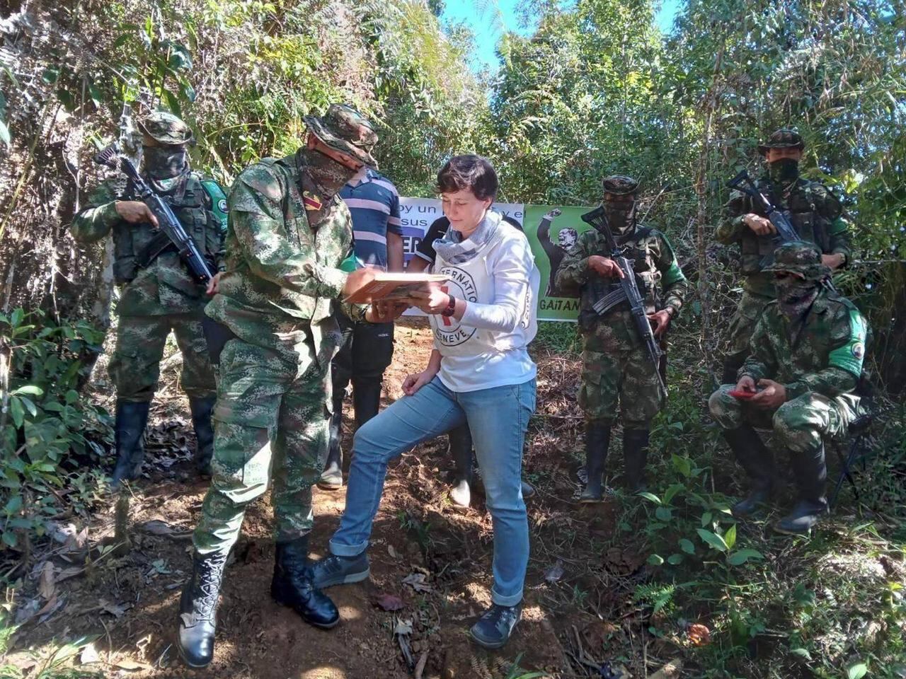 En la liberación hizo parte la Cruz Roja.