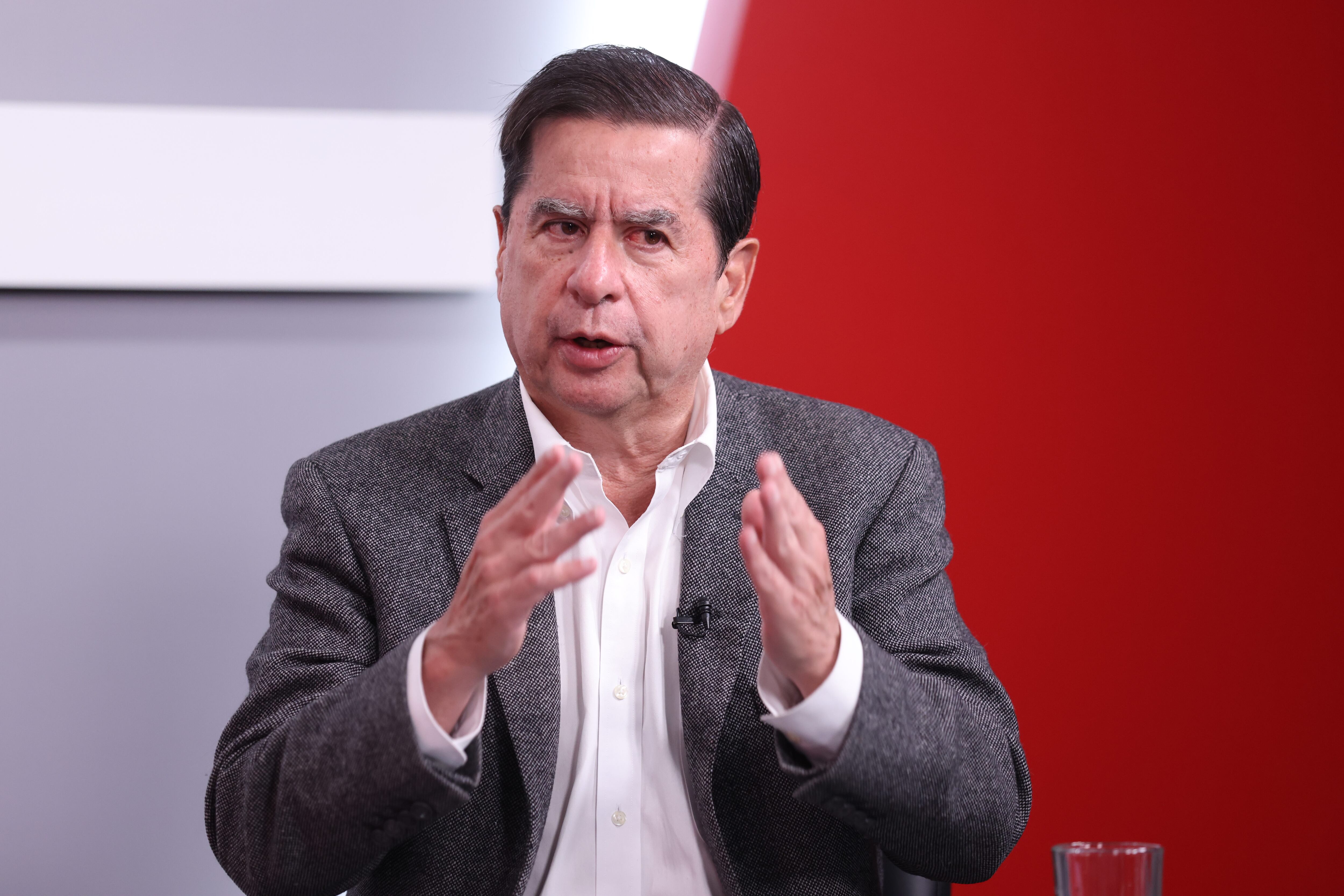 Entrevista a Juan Fernando Cristo, exministro