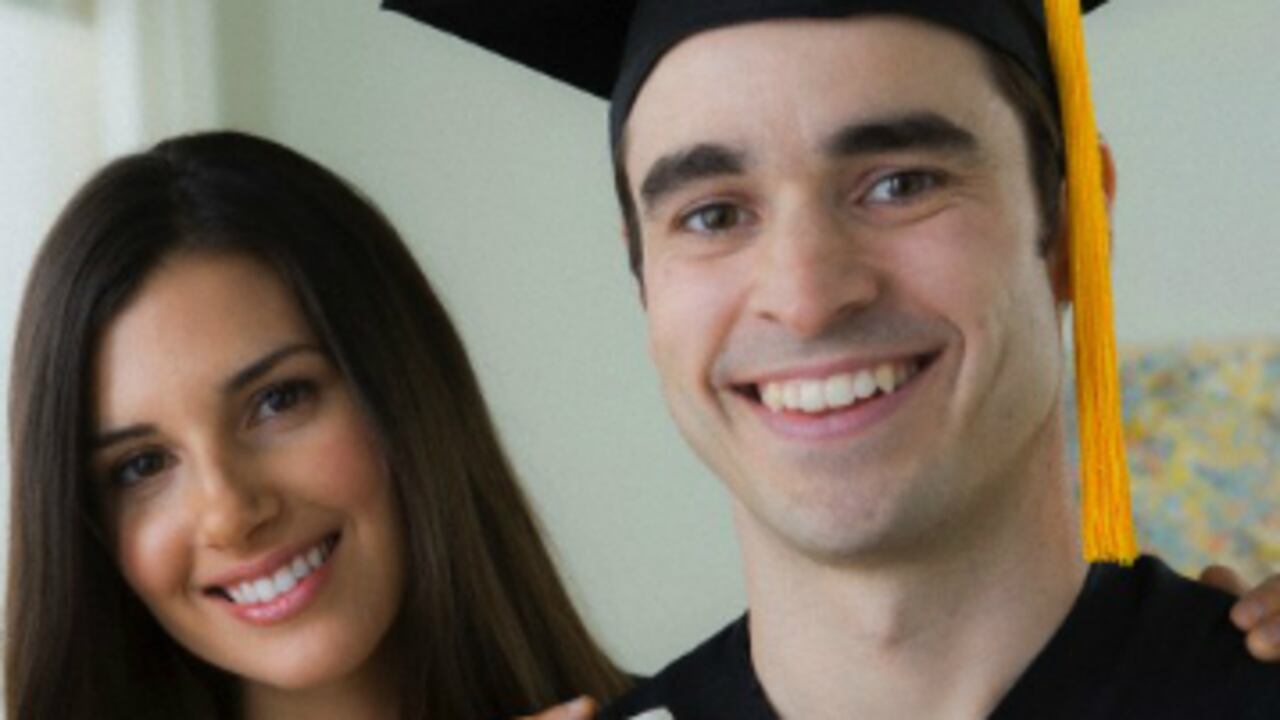 El salario de enganche de para un graduado de 2011 subió a $1'604.583. Esto representa un incremento de 2,7%.