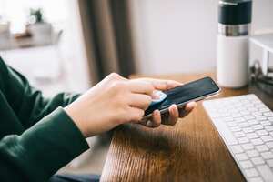 Los dispositivos acumulan bacterias con el paso del tiempo.