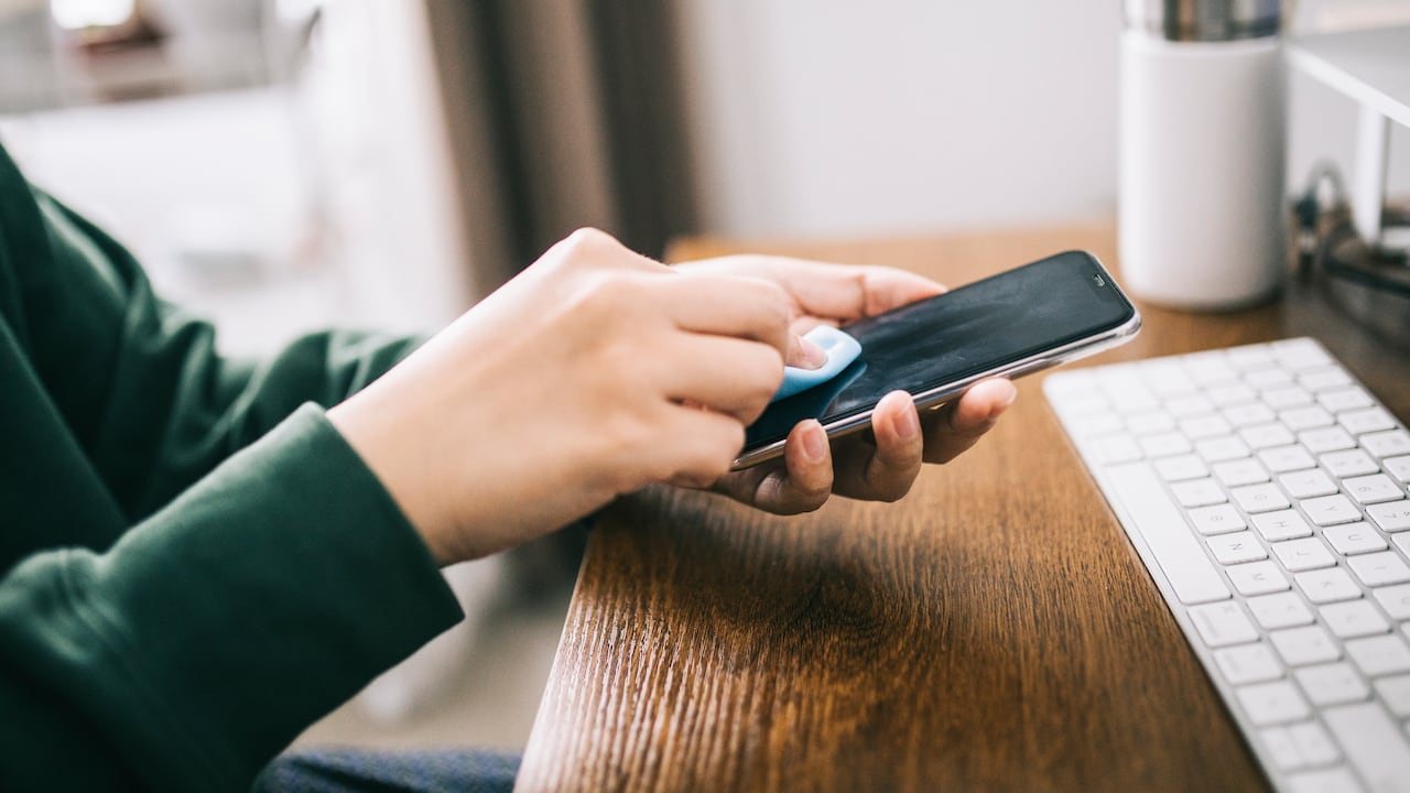 Los dispositivos acumulan bacterias con el paso del tiempo.