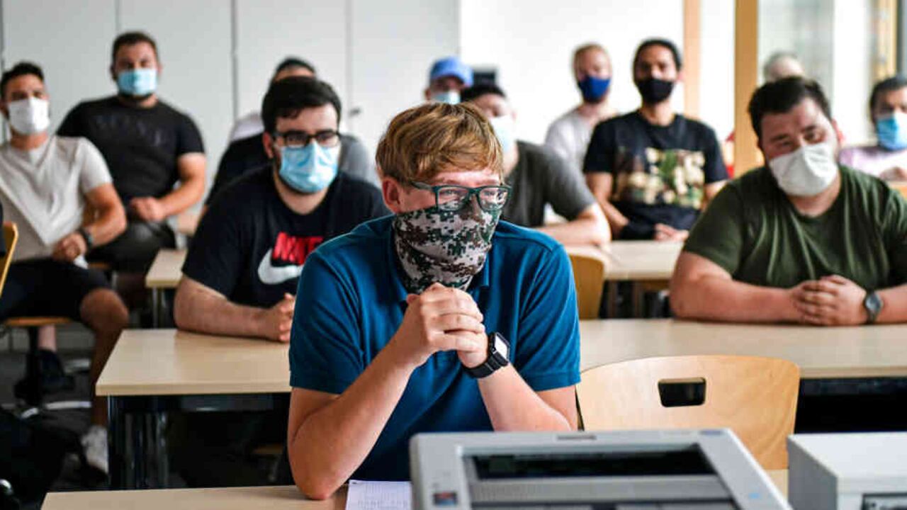 Desde la semana pasada, miles de niños y jóvenes han vuelto a clases presenciales en Alemania.