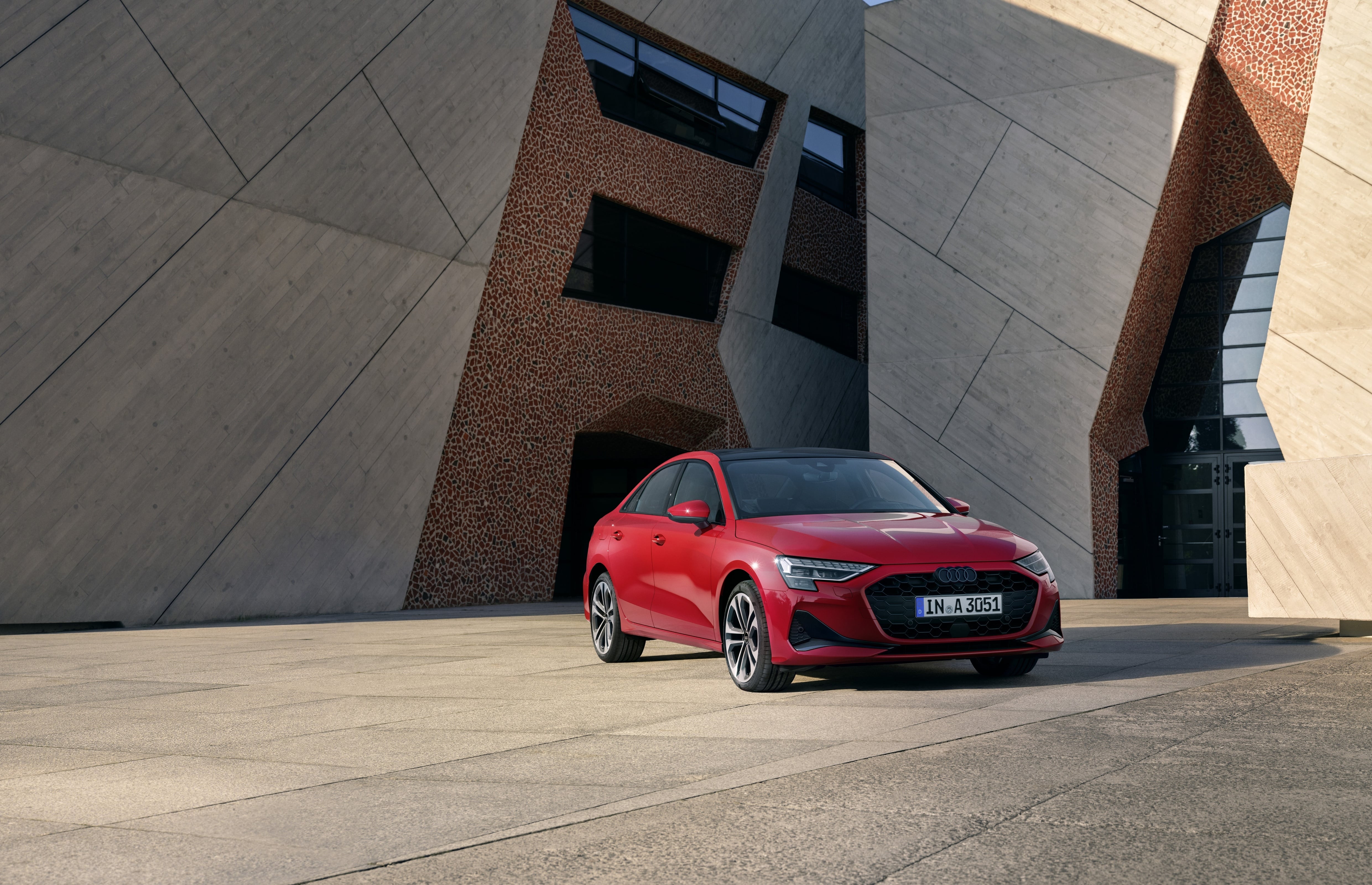 El compacto premium se presenta en versiones Sedán y Sportback con motor 1.5 TFSI MHEV, mayor equipamiento de serie y nuevos sistemas de asistencia a la conducción.