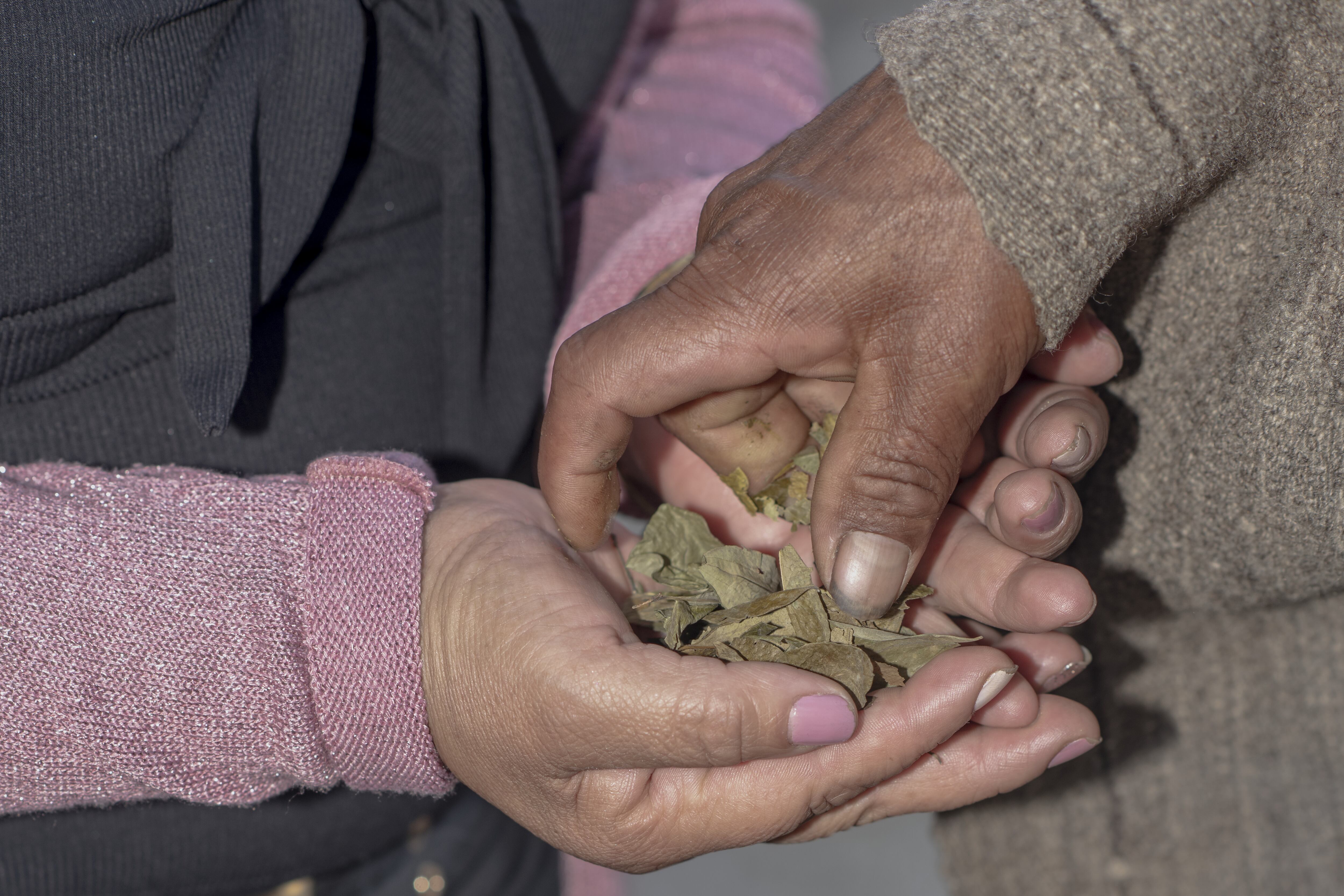 'Mama Coca', fotolibro de Nadège Mazars, publicado por Raya Editorial.