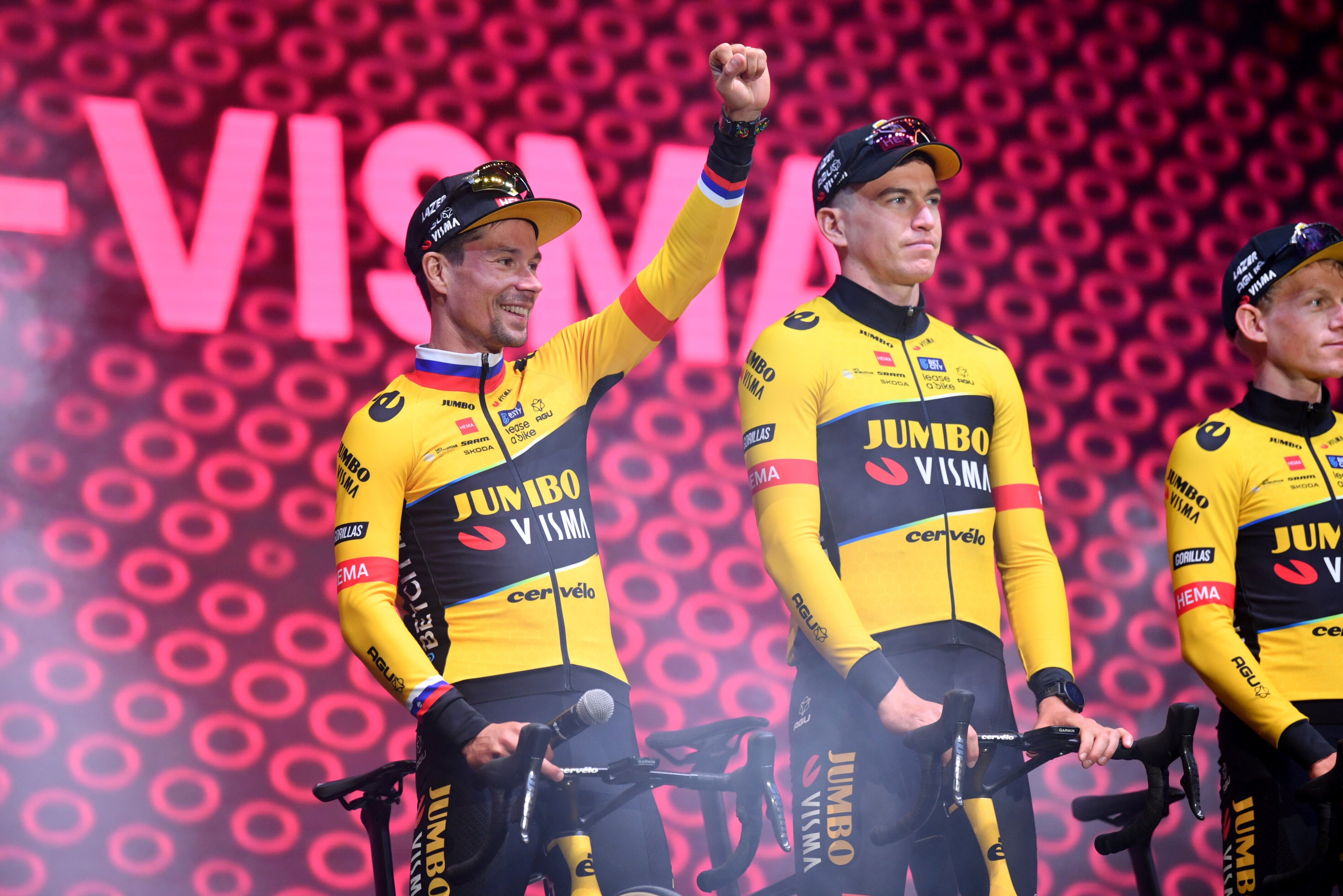 Primoz Roglic of Slovenia waves during the team presentation of Giro d'Italia 2023 at Piazza Salotto, in Pescara, Italy, Thursday, May 4, 2023. (Massimo Paolone/LaPresse via AP)