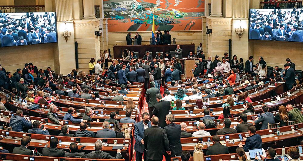     En el Congreso se ha vuelto costumbre que se tengan que levantar las sesiones por el ausentismo de algunos de los parlamentarios. 