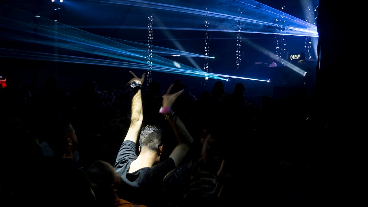 El techno, el dubstep y los himnos del rock de los años 70 fueron los tres géneros que más aumentaron la presión sanguínea.