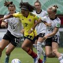 Colombia's Gisela Robledo (C) is challenged by Germany's Carlotta Wamser (L) and Beke Sterner during their Women's U-20 World Cup football match at the Alejandro Morera Soto stadium in Alajuela, Costa Rica,on August 10, 2022.
Ezequiel BECERRA / AFP