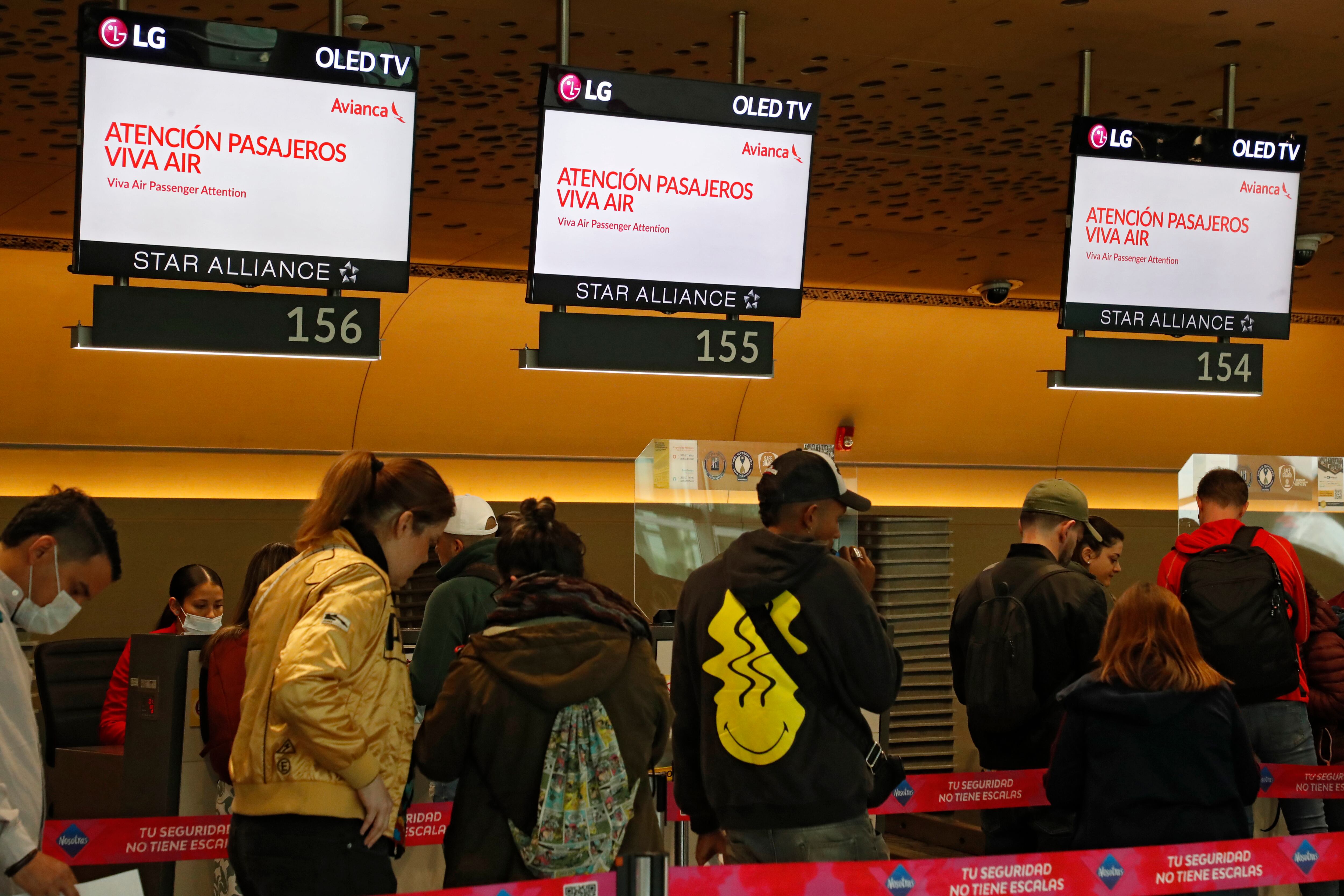 Ante la suspensión temporal  de vuelos de la aerolínea Viva Air , Avianca programó vuelos para los pasajeros dejados en tierra por Viva Air
Bogota Aeropuerto El Dorado
Marzo 2 del 2023
Foto Guillermo Torres Reina / Semana