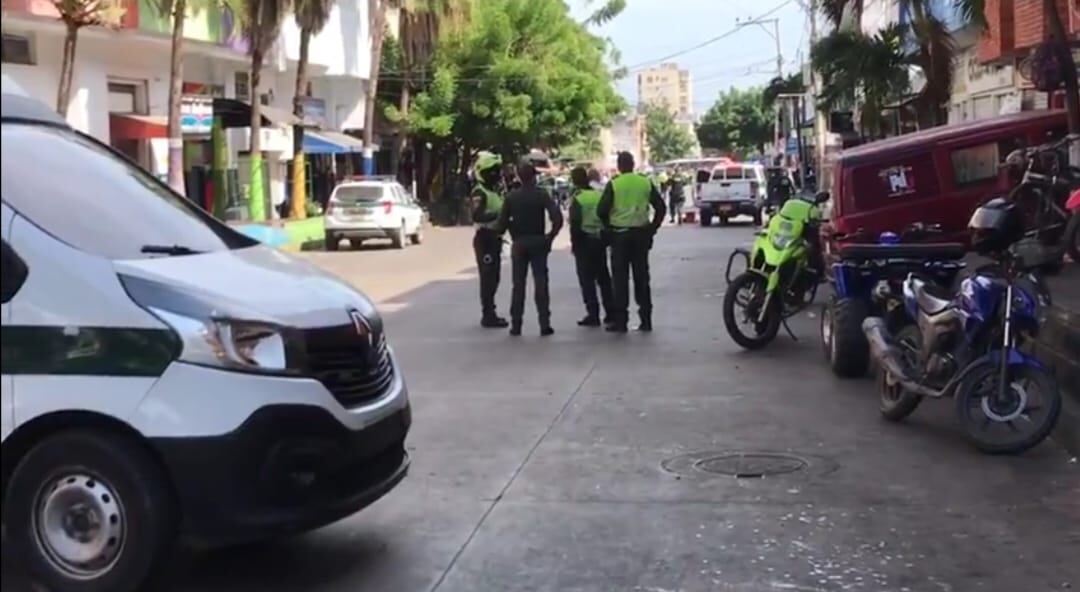 ALMENOS 10 PERSONAS RESULTARON HERIDAS DURANTE UN ATENTADO EN EL CENTRO DE BARRANQUILLA.
