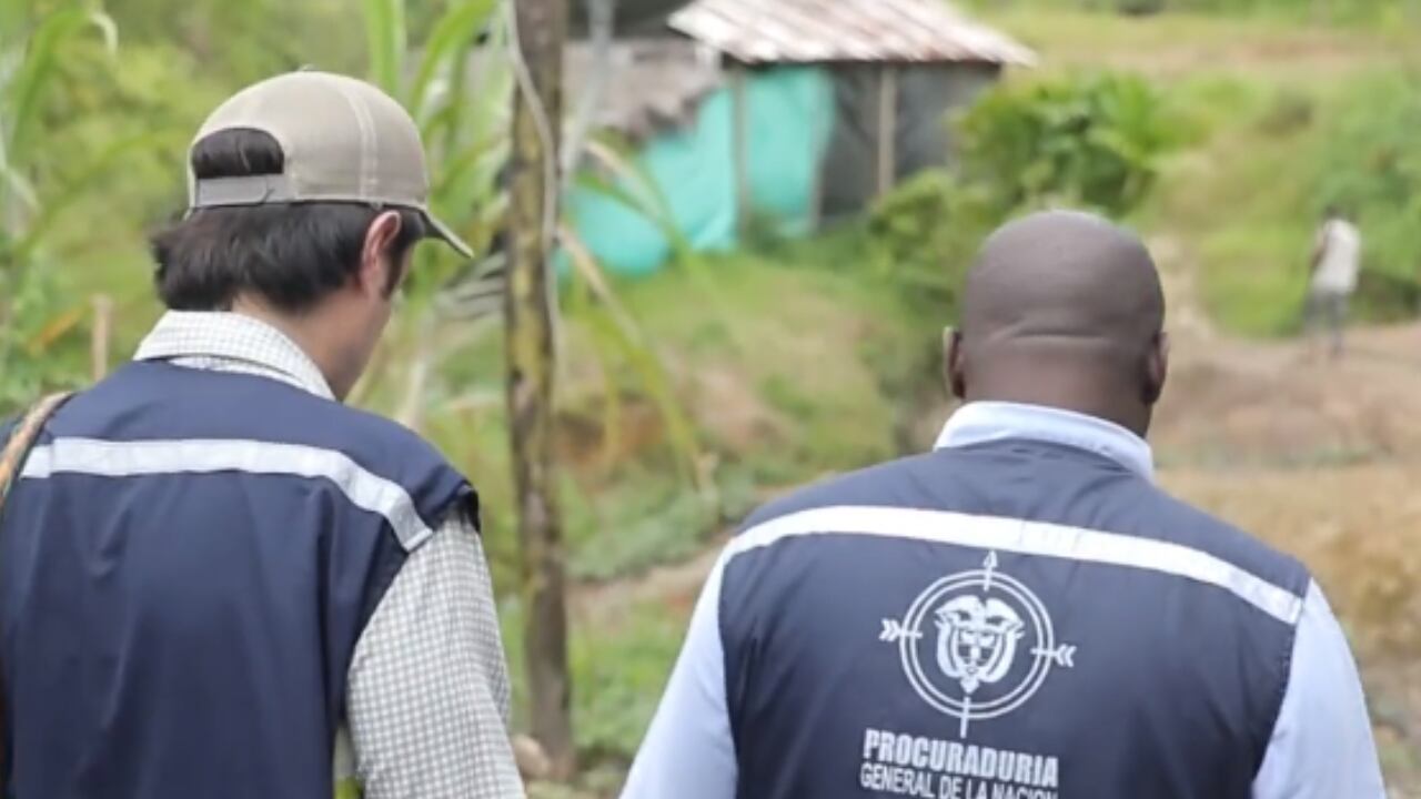 Funcionarios de la Procuraduría en territorio.
