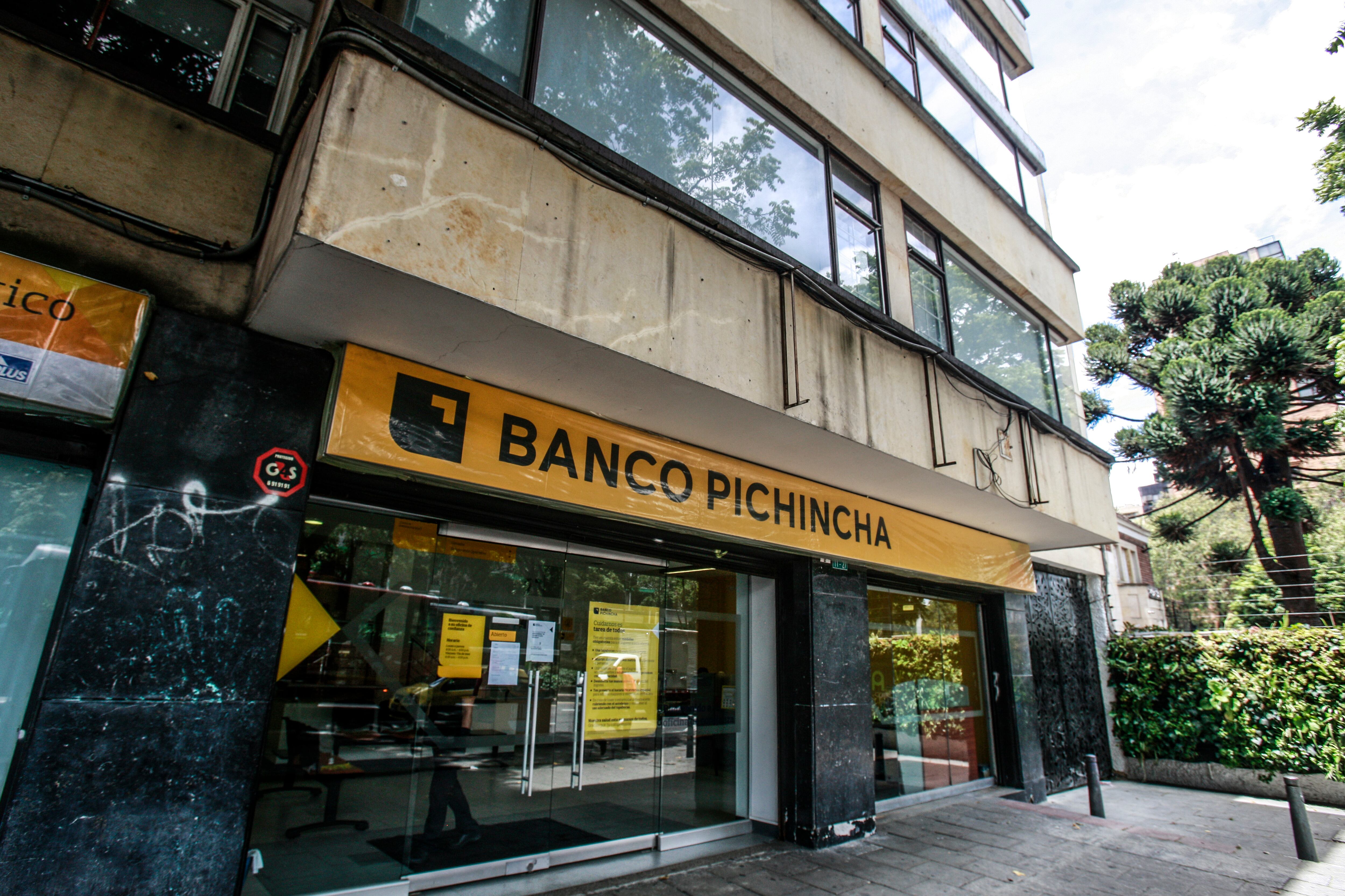 Fachada Banco Pichincha