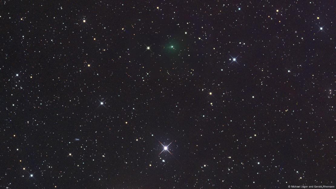 El visitante interestelar brilla ahora con un verde esmeralda que desconcierta a científicos.