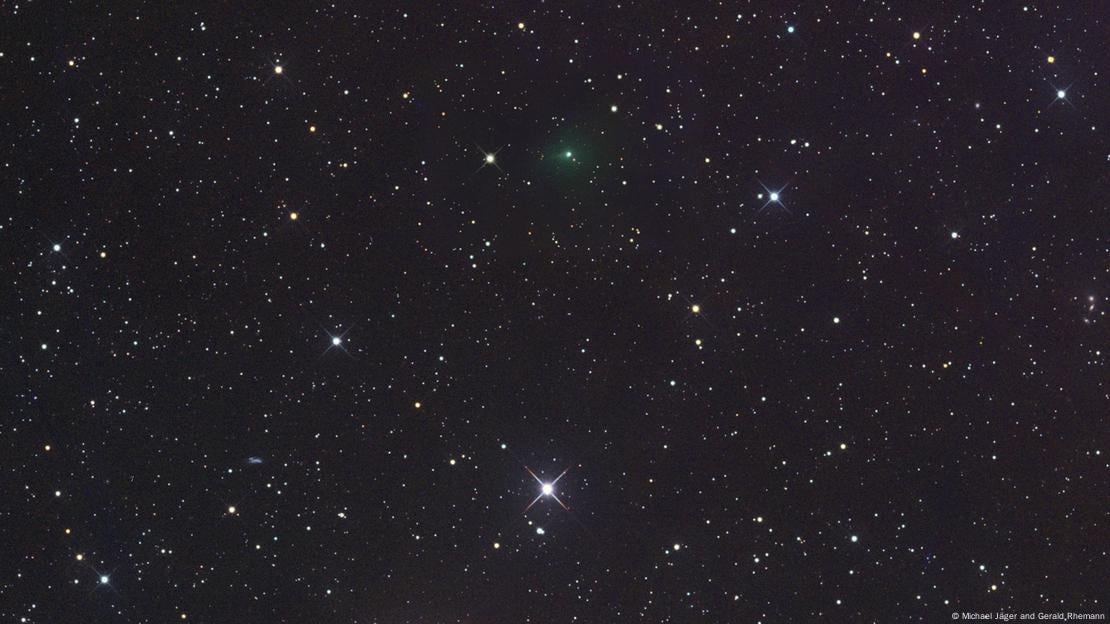 El visitante interestelar brilla ahora con un verde esmeralda que desconcierta a científicos.