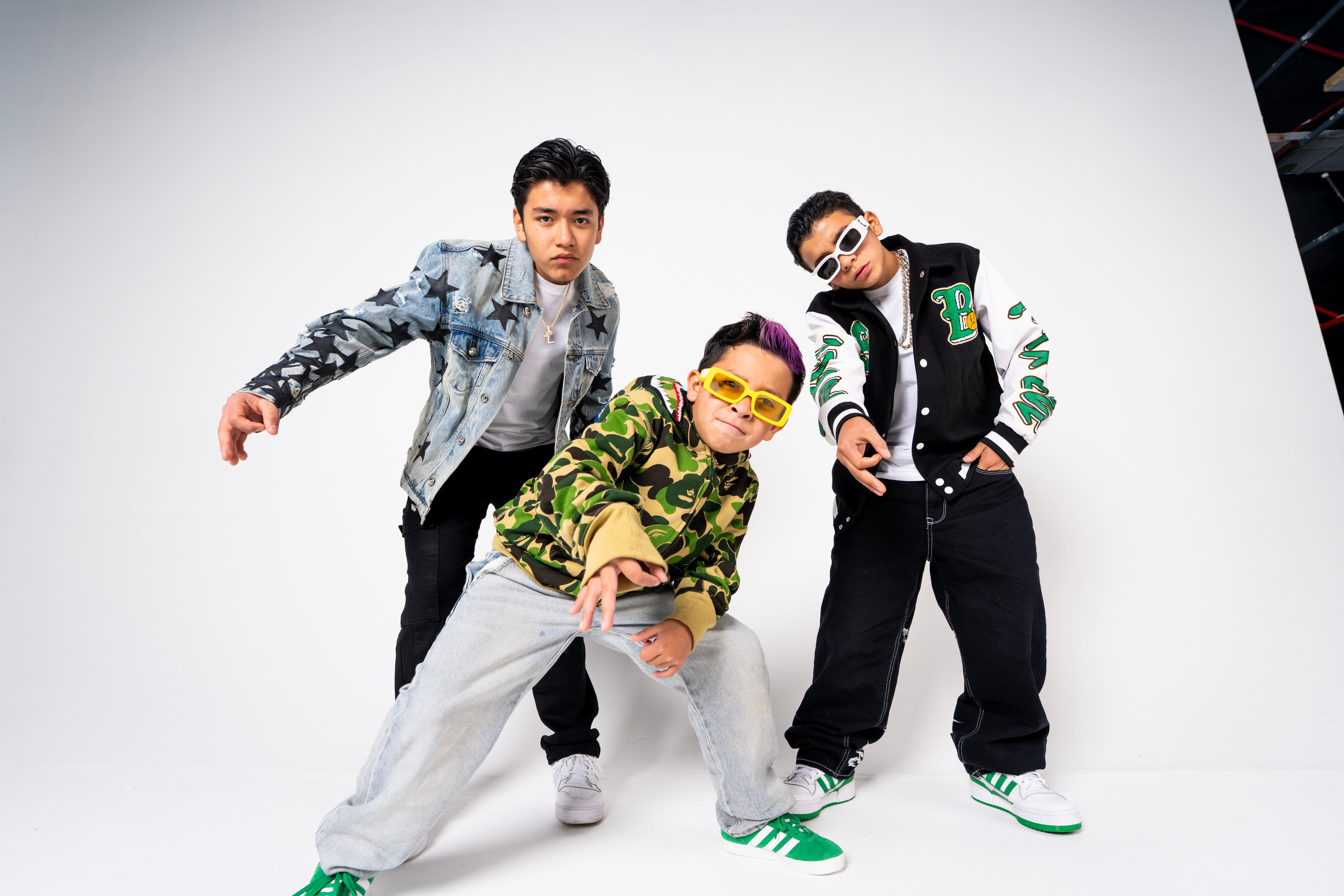 Picus es una agrupación conformada por tres hermanos mexicanos: Luigi, Anthony y Dominick, conocidos artísticamente como Piculín, Galletita y Piculincito.