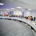 Ministro de Salud, Guillermo Alfonso Jaramillo; Ana María Vesga, presidente ejecutiva de Acemi en mesas técnicas para hablar sobre las EPS