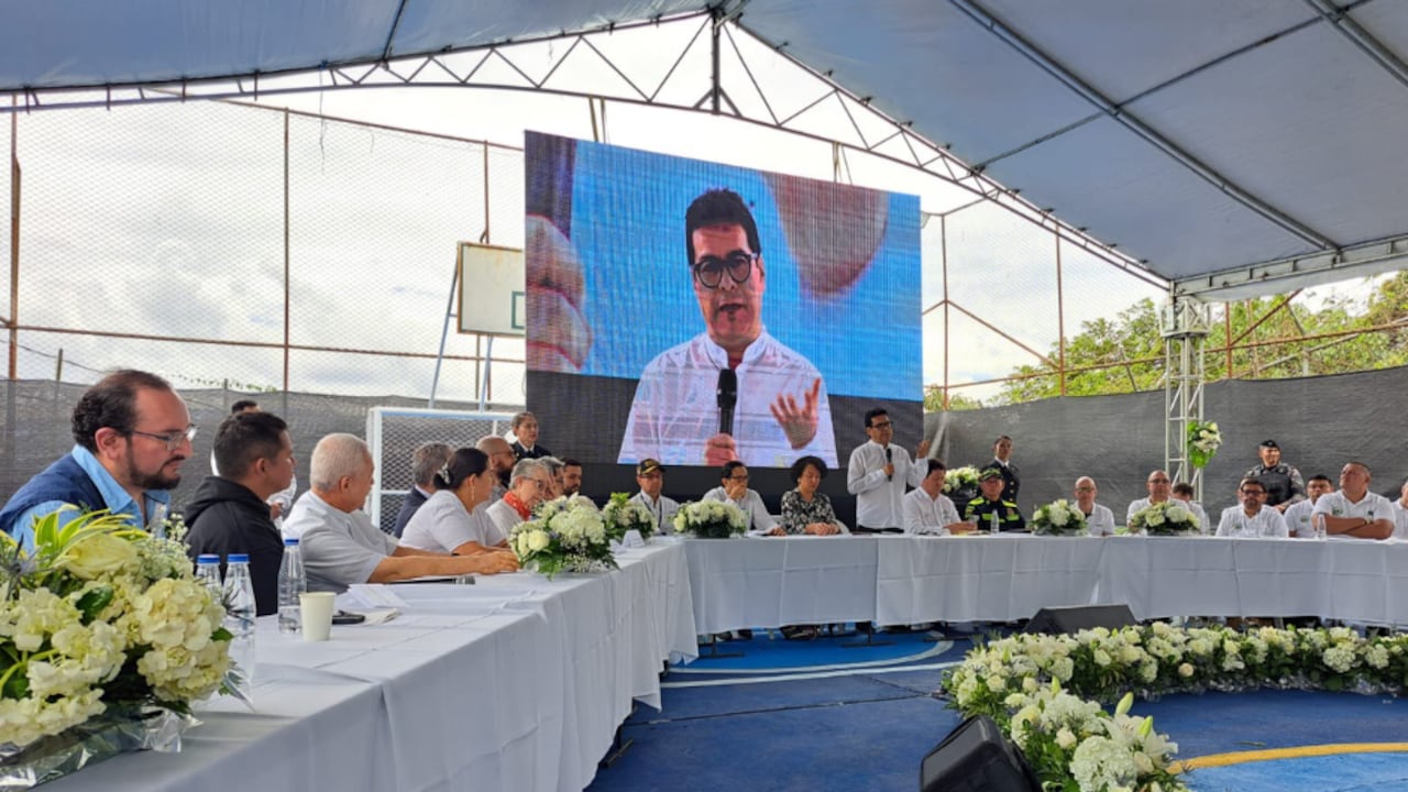 Instalación de la mesa de diálogo entre el Gobierno nacional y los cabecillas de las estructuras delincuenciales de Medellín.