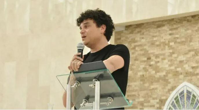 Silvestre Dangond estuvo en el funeral de Niko Arredondo