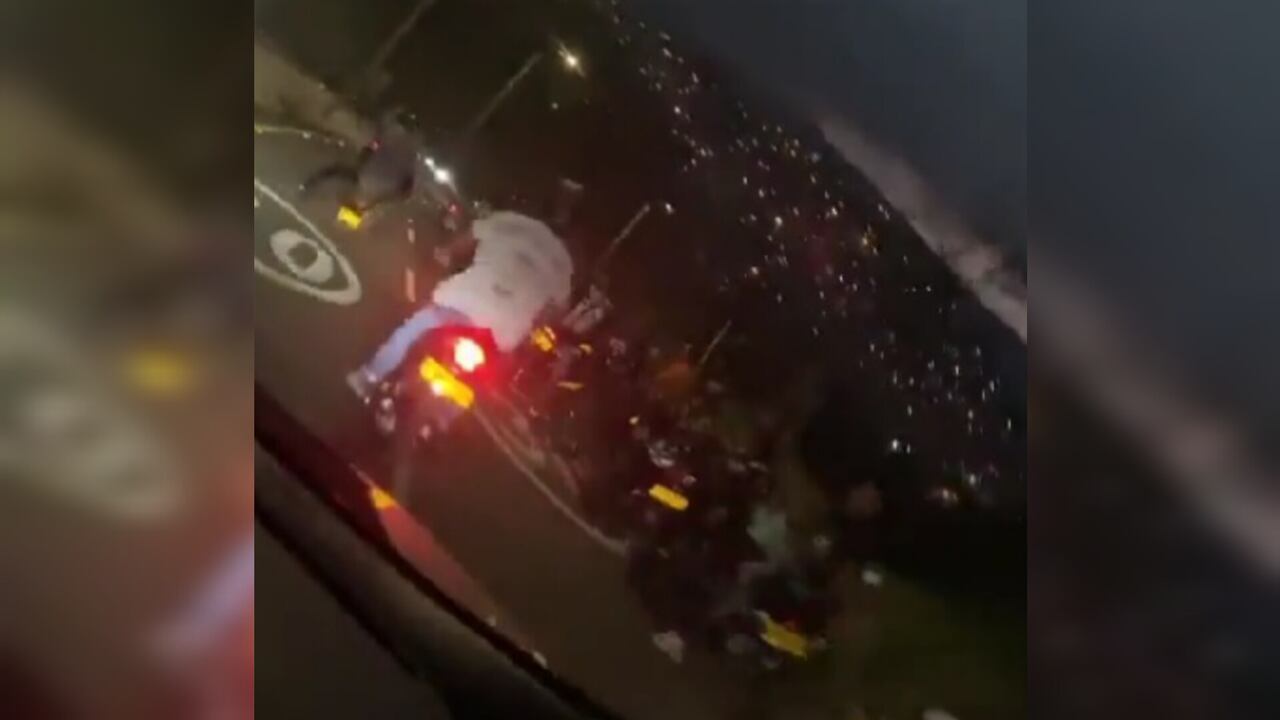 Piques ilegales en la avenida circunvalar de Cali, Valle.