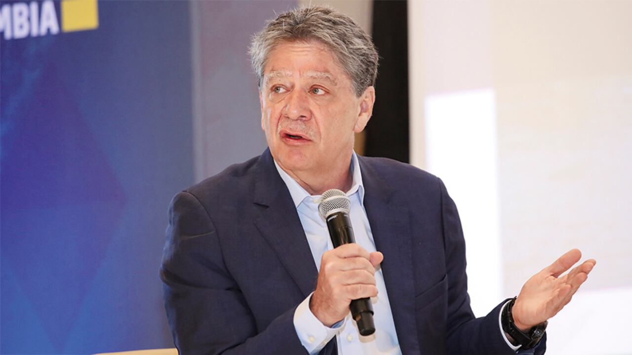 BRUCE MAC MASTER Presidente de la Andi