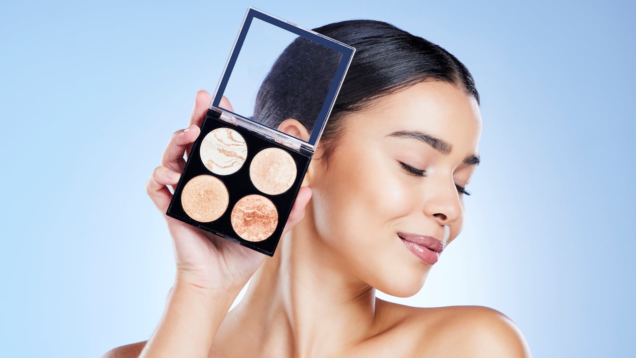 ¿Qué maquillaje puede llevar en un equipaje de mano?