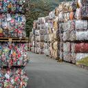 Hacer del reciclaje un negocio requiere grandes inversiones en tecnología, para que los productos finales elaborados con materiales recuperados que resulten de sus procesos tengan la calidad que espera y demanda el mercado.