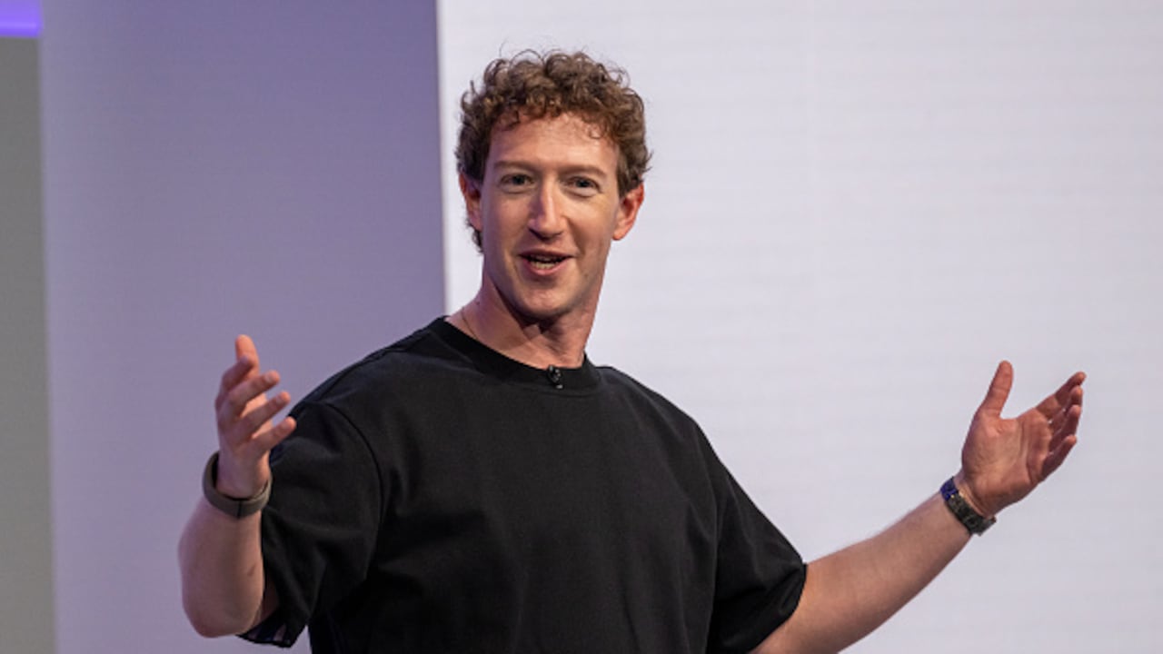 Mark Zuckerberg revela los planes de Meta para crear una superinteligencia artificial global.