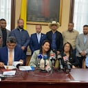 Paola Holguín, junto con congresistas de la oposición, radican proyecto de ley para garantizar nuevos contratos de exploración petrolera.