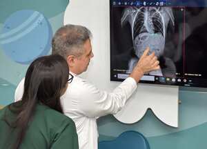 La Fundación Valle del Lili, en unión con diferentes organizaciones humanitarias, desarrolla desde hace 22 años las Jornadas de Columna y Escoliosis.