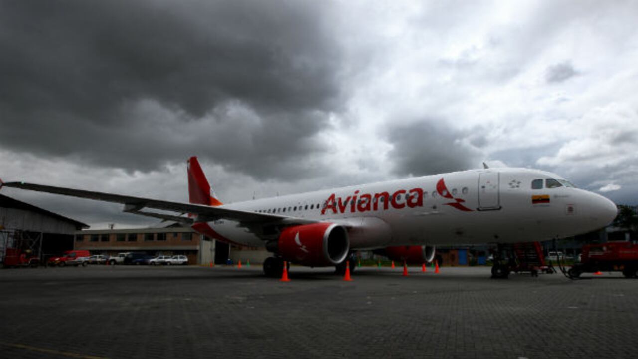 La aerolínea señaló que el vuelo llegará con algunas horas de retraso a Bogotá.