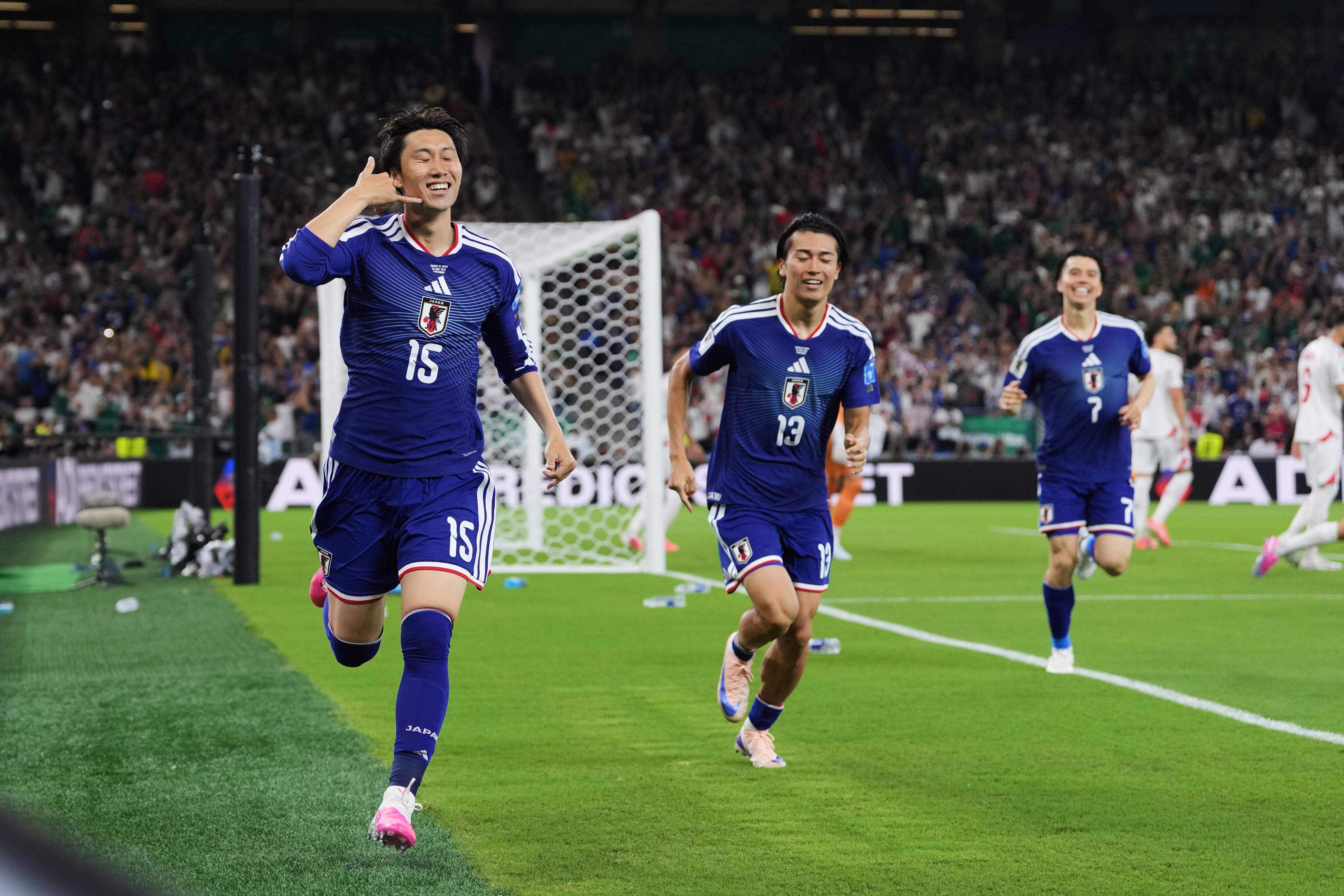 Daichi Kamada, de Japón, celebra un gol vs. Túnez en el Mundial 2026