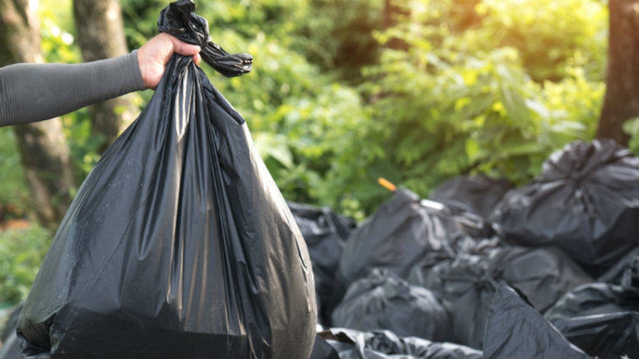 Las basuras en el sistema de alcantarillado son las principales causas de las inundaciones.