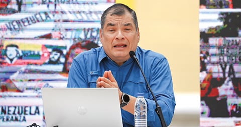  Villavicencio fue uno de los más duros opositores de Rafael Correa. El expresidente lo persiguió e insultó. 