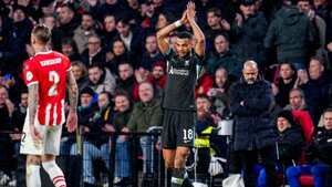 Duelo entre PSV y Liverpool.