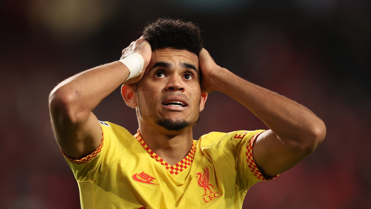 LISBON, PORTUGAL - APRIL 05: Luis Diaz of Liverpool reacts during the UEFA Champions League Quarter Final Leg One match between SL Benfica and Liverpool FC at Estadio da Luz on April 05, 2022 in Lisbon, Portugal. (Photo by Julian Finney/Getty Images)