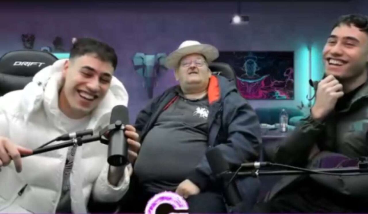 El Dandy de Barcelona en una transmisión en vivo con @ZonaGemelos.