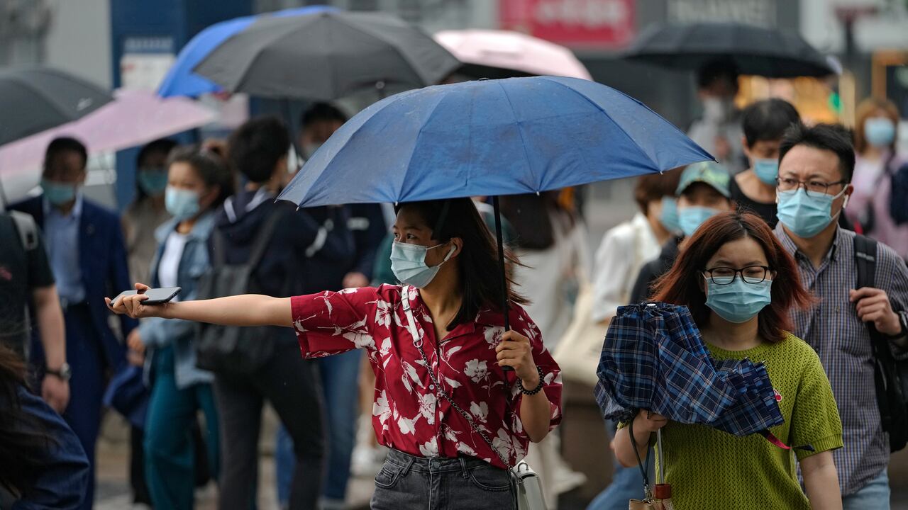 Coronavirus: China impone cuarentena a millones de personas por la variante delta de covid-19 (AP Photo/Andy Wong)