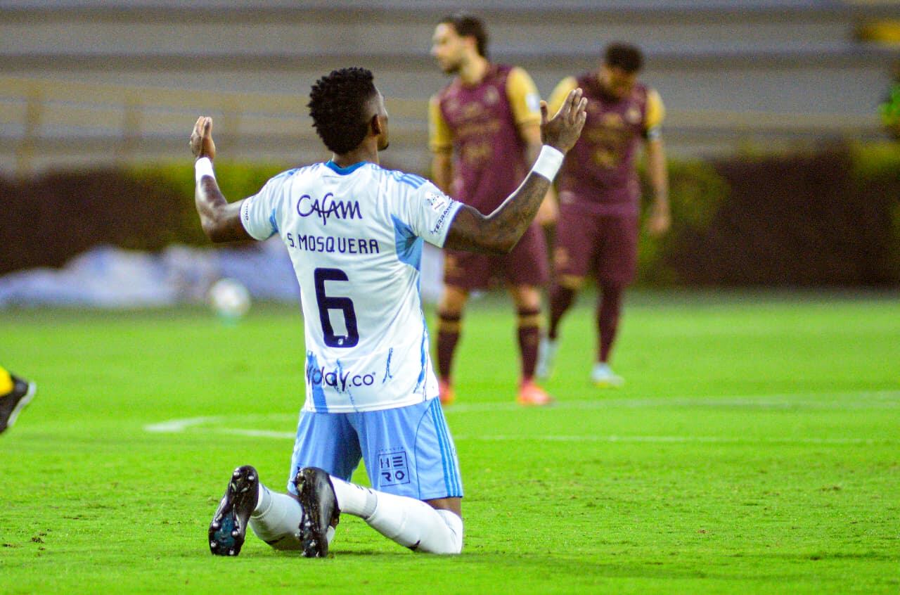 Millonarios aprovechó grosero error de Tolima para adelantarse en el marcador