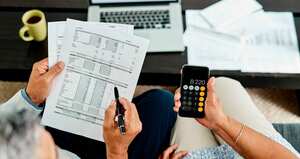 Una de las principales modificaciones que se le hizo al presupuesto entre el primer y el segundo debate en el Congreso fue la reducción en el servicio de la deuda desde $72,5 billones a $70,5 billones. Por su parte, el rubro de inversión aumentó desde $56,7 billones hasta $58,5 billones (el más alto de la historia).