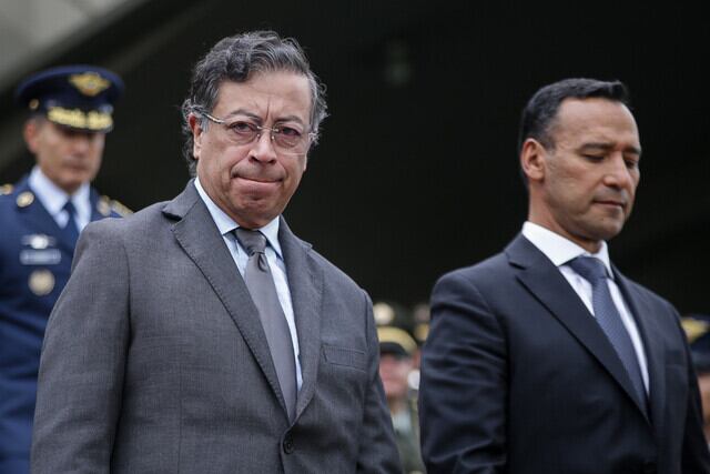 De forma pública, el presidente Petro desmintió a su ministro de defensa.