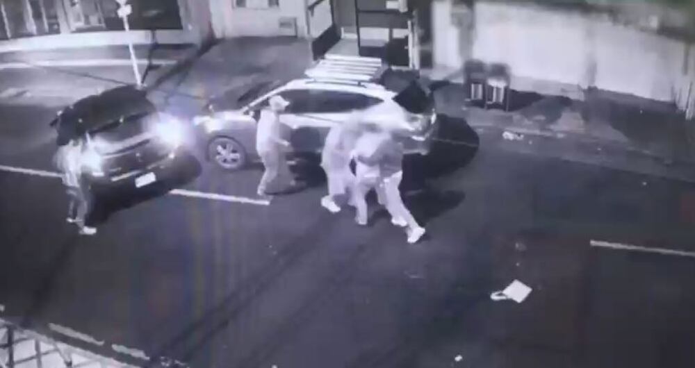 La banda tenía como objetivo interceptar a sus víctimas, momentos en los cuales se movilizan en sus automóviles de alta gama en horas de la noche.