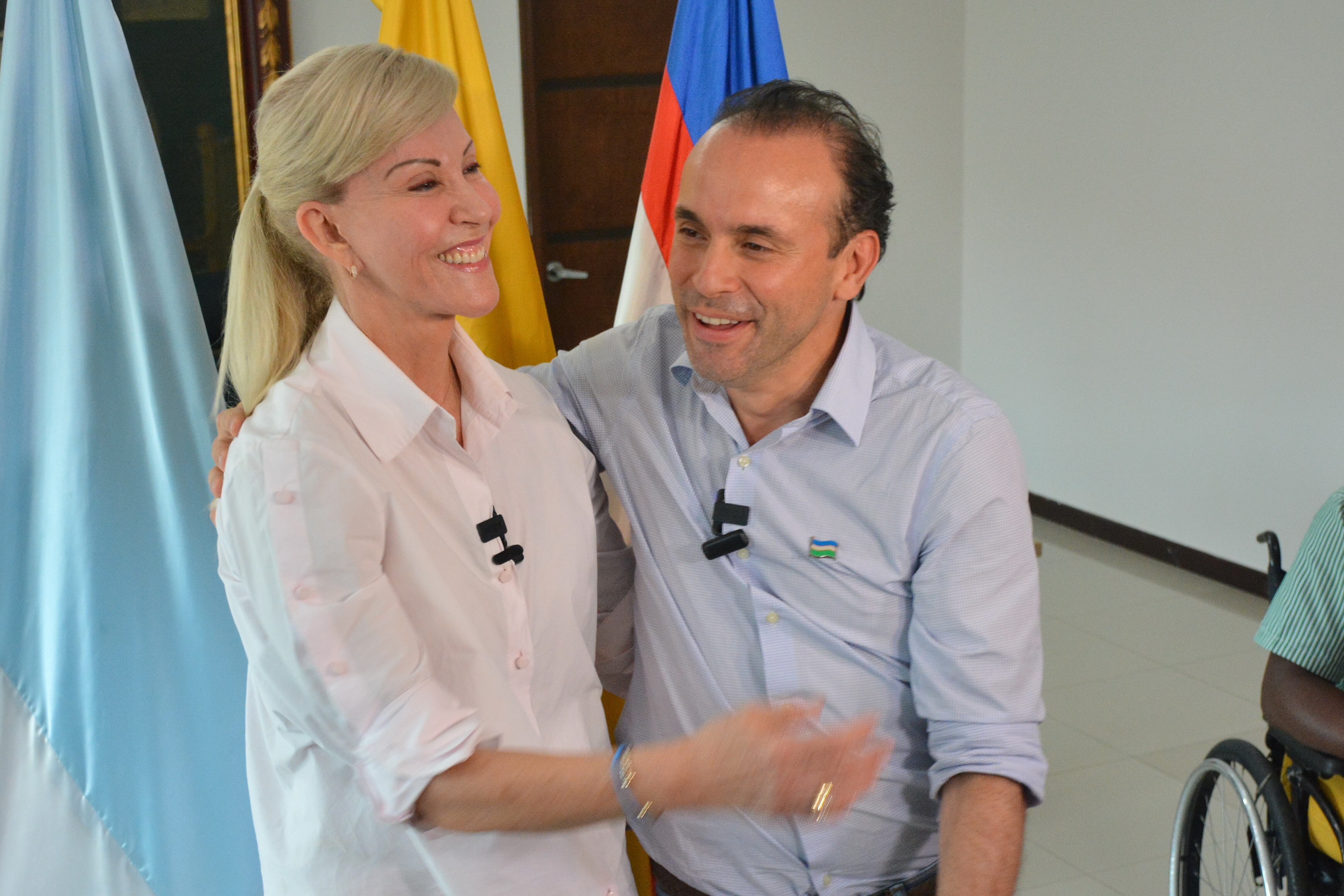 Alcalde de Cali Alejandro Eder y Gobernadora del Valle, Dilian Francisca Toro, celebran que Cali fue elegida para ser la sede de la COP 16 de Biodiversidad, evento que tendrá lugar en la ciudad entre el lunes 21 de octubre y el viernes 1 de noviembre de 2024