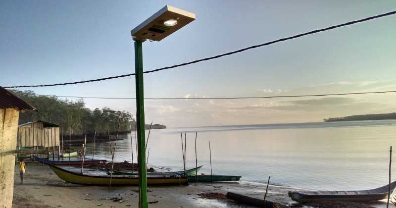 En El Charco, Nariño, sus habitantes ahora gozan de electricidad producida por energía solar.