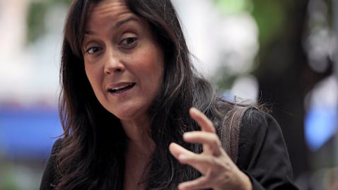 La activista venezolana Rocío San Miguel, que dirige una organización privada centrada en cuestiones de seguridad y defensa nacional, habla durante una conferencia en Caracas, Venezuela, el 14 de septiembre de 2011.