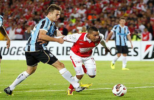 Medina que hace unos meses no contaba para ningún equipo ahora es la figura de Santa Fe que apostó por él en su peor momento. (Guillermo Torres / SEMANA)