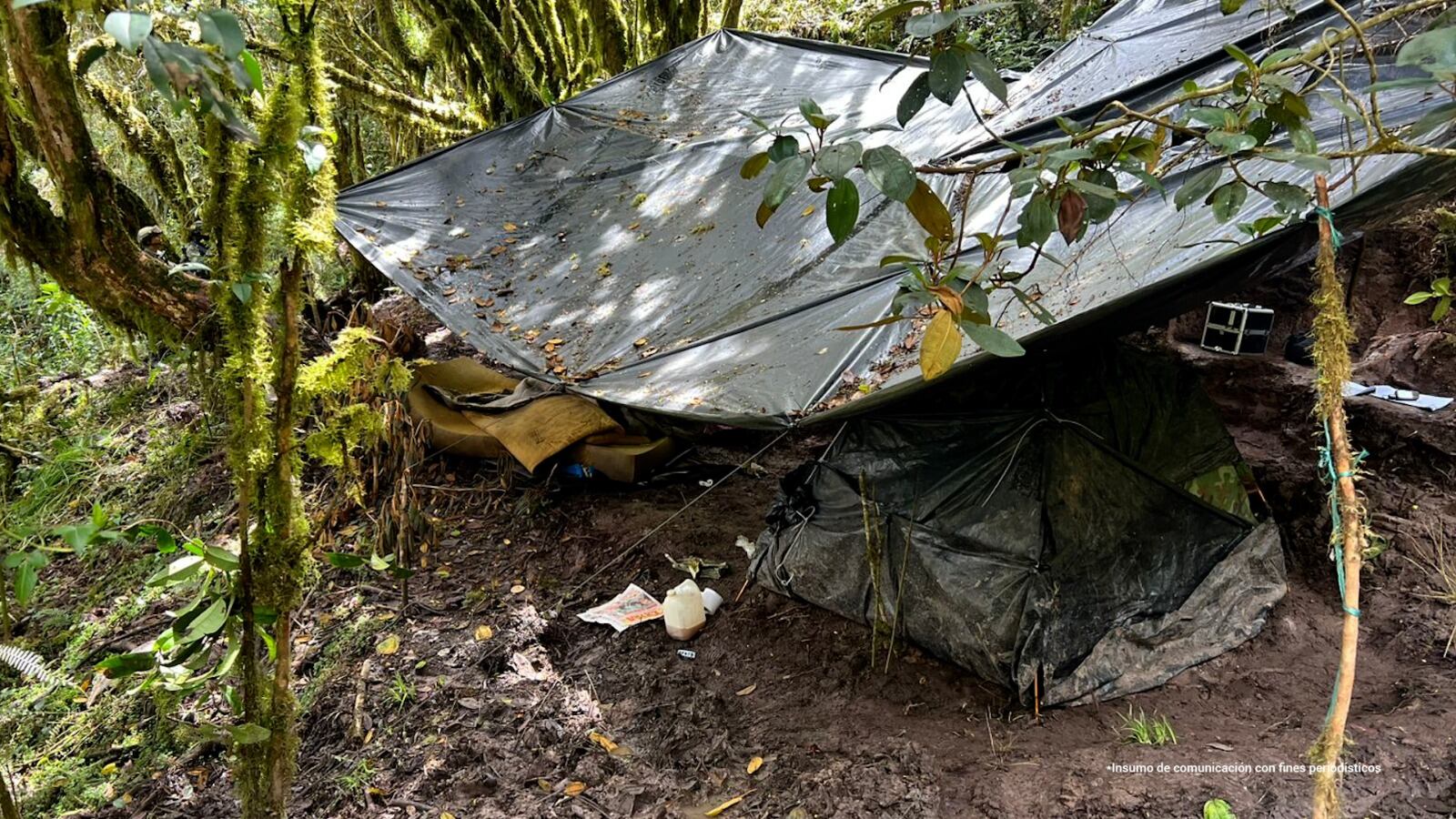 El CTI y el Gaula Militar los encontraron atados de pies y manos, mientras buscan a los responsables.